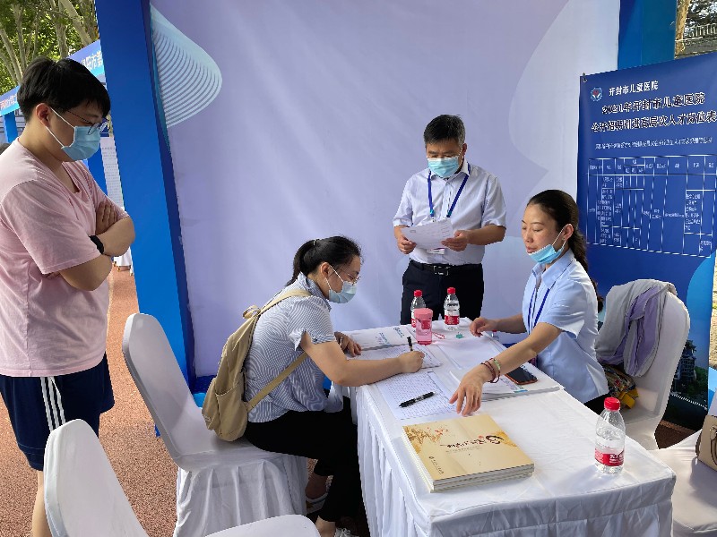 1624500813199164.jpg 儿童招聘现场1.JPG